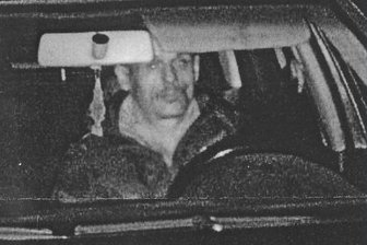 Mit diesem Blitzerfoto sucht die Polizei nach dem mutmaßlichen Autodieb.