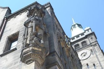 Chemnitzer Rechtsbürgermeister Miko Runkel will Oberbürgermeister werden - Am 16. Juni 2013 wählen die Chemnitzer einen neuen Oberbürgermeister. Miko Runkel hat jetzt seine Kandidatur für die Linke bekanntgegeben. Die CDU schickt Ralph Burghart ins Rennen.