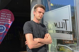 Chemnitzer Restaurant "Tillmann's" muss nach Einbruch mehrere Tage schließen - Mitarbeiter Tom Zeuner wurde am Morgen als einer der ersten mit den Spuren des Einbruchs konfrontiert.