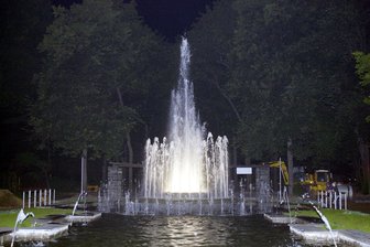 Chemnitzer Schloßteich-Park: Brunnen erst wieder im Juni in Betrieb - Der Leuchtbrunnen bei den Schillingschen Figuren ist derzeit außer Betrieb.