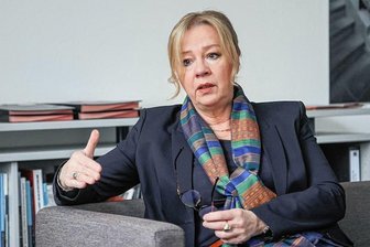 Chemnitzer Sozialbürgermeisterin im Interview: "Die Schlagzeilen machen nicht wir" - Dagmar Ruscheinsky ist seit einem Jahr Bürgermeisterin für Soziales, Jugend, Gesundheit, Kultur und Sport. Ihr erstes Jahr im Amt war von den Auswirkungen der Krisen in der Welt geprägt - von der Coronapandemie bis zum Krieg gegen die Ukraine. "Es war keine Sekunde langweilig", sagt sie. 