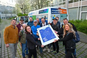 Chemnitzer Sportler fahren in die Kulturhauptstadt Nova Gorica - Abfahrt von Sportlern und Trommlern nach Nova Gorica am Pegasus Center.