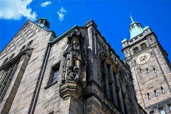 Chemnitzer Stadtratswahl: Diese Parteien und Vereinigungen haben Wahlvorschläge eingereicht - Am 9. Juni wird der Chemnitzer Stadtrat neu gewählt. Hunderte Kandidaten werden für die 60 Plätze ins Rennen gehen.