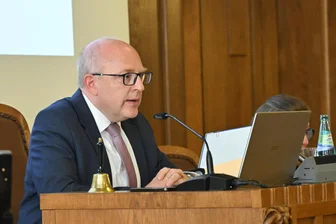 Chemnitzer Stadtverwaltung lenkt ein: Künftig zwei AfD-Fraktionen im Stadtrat - OB Sven Schulze (SPD) will vermeiden, dass die Hängepartie noch lange weiter geht.
