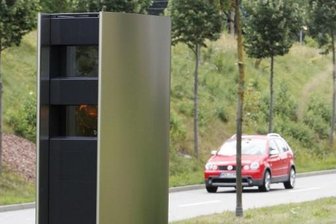 Chemnitzer Südring: Blitzer soll umziehen - Einer der Blitzer auf dem Südring soll abgebaut und möglicherweise umgesetzt werden. 