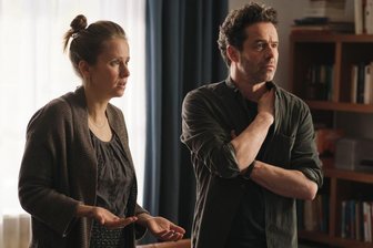 Chemnitzer Theaterschauspieler war in Hauptrolle im "Tatort" am Sonntag zu sehen - Im "Tatort: Das geheime Leben unserer Kinder" vom Sonntag war Schauspieler Christian Schmidt als Paul Wolf zu sehen, hier neben Schauspielkollegin Susanne Bormann als Miriam Schenk.