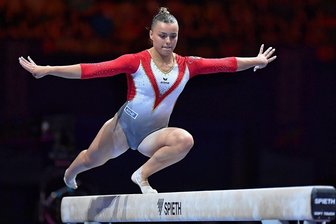 Chemnitzer Turnerin Emma Malewski: Nervenstark zum Sensationssieg - Von wegen Zittergerät. Emma Maleski zeigte auf dem Balken eine starke Leistung und düpierte die Konkurrenz.
