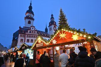 Chemnitzer Weihnachtsmarkt in den Startlöchern: Gutscheine, Fastfood und neue Händler - Der Weihnachtsmarkt wird in diesem Jahr am 29. November eröffnet.