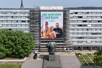 Chemnitzer Werbeagentur gewinnt Zuschlag für Kampagne „So geht sächsisch“ - Plakat von „So geht sächsisch“ in Chemnitz zu Olympia 2024 in Paris.