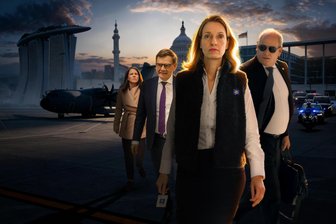 Chemnitzerin in ZDF-Serie über deutsche Diplomaten zu sehen - Die Serie „Die Diplomaten“ mit Manja Kliese (vorn) ist bereits in der ZDF-Mediathek zu sehen.