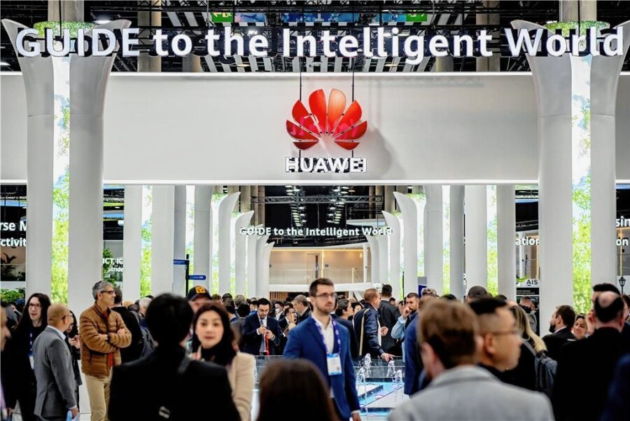 Chinesische Netzbetreiber im Fokus der Bundesregierung - Der Chinesische Netzbetreiber Huawei (im Foto auf dem Mobilfunk-Conress in Spanien im Februar) soll in Deutschland keinen Einfluss gewinnen. 