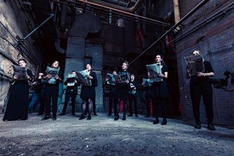 Chor auf Fahrradtour gibt Konzerte im Zwickauer Hauptbahnhof und im Horchmuseum - Der Kammerchor ExSilentio radelt zu seinen Auftritten in Zwickau.