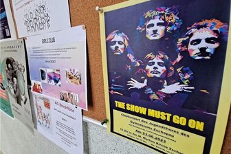 Chor des Zschopauer Gymnasiums gibt 1. Sommerkonzert - Unter dem Motto „The Show must go on" führt der Chor des Gymnasiums am Freitag sein Sommerkonzert auf.