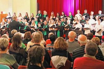 Chor lässt es weihnachten - 