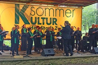 Chor singt Rammsteins "Engel" - Der Gesangverein zu Langenbernsdorf gastierte am Sonntag nach zehnmonatiger Pause beim Waldparksingen in Zwickau-Weißenborn.