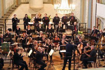 Choristen aus aller Welt in Marienkirche - 27 Streicher und 16 Bläser haben beim Abschlusskonzert der Sächsischen Chor- und Instrumentalwoche in der Marienkirche gespielt. 