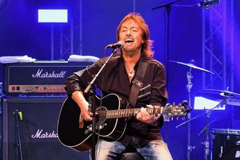 Chris Norman in Bad Elster: Ohrwürmer mit Nostalgie-Faktor - 71 Jahre ist der britische Rock- und Popsänger Chris Norman mittlerweile alt.