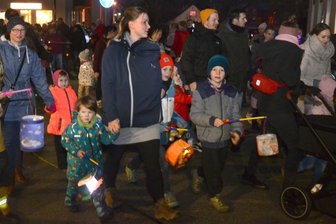 Christen begehen Martinstag in Rodewisch und Auerbach -