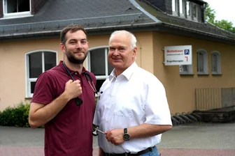Christian Damm übernimmt Praxis und bringt frischen Wind nach Geringswalde - Christian (l.) und Thomas Damm freuen sich gemeinsam, den vor elf Jahren geschmiedeten Plan jetzt umsetzen zu können.