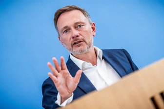 Christian Lindner kommt doch nicht zu C. H. Müller: Was der Firmenchef dem Bundesfinanzminister gesagt hätte - Bundesfinanzminister Christian Lindner (FDP) sollte im Rahmen eines Wahlkampftermins am Donnerstag eigentlich ein vogtländisches Unternehmen besuchen. Doch dazu kam es nicht.