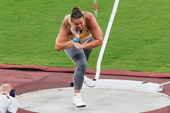 Christina Schwanitz nach Olympia-Aus: Ich bin am Druck zerbrochen - Die Anspannung ist ihr anzusehen. Christina Schwanitz wollte unbedingt, konnte den Schalter aber nicht umlegen.