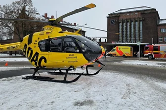 Christoph 46: Lebensretter aus der Luft für Zwickau - Wegen eines Unfalls landete „Christoph 46“ kürzlich auf dem Bahnhofsvorplatz.