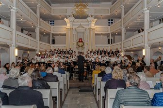 Christus-Kirchspiel Vogtland organisiert in Herbstferien Musicaltage in Treuen - Nicht die Vogtland-Philharmonie, aber Kinder aus dem Vogtland zeigen in der Treuener Kirche ein Musical.