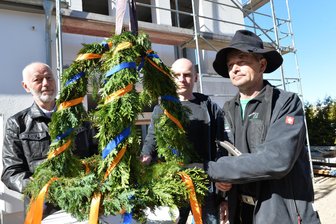 Christusgemeinde Freiberg feiert Richtfest für Erweiterungsbau an der B 101 - 