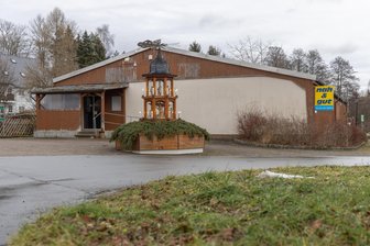 Christvesper statt Leerstand: Erste neue Schritte für einstige Dorfkaufhalle im Erzgebirge - In der einstigen Dorfkaufhalle von Walthersdorf soll am Nachmittag des Heiligabend die Christvesper stattfinden.
