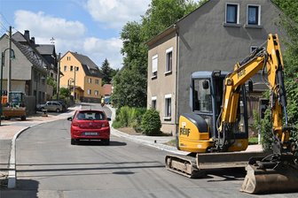 Chursdorfer Straße in Penig nach langem Warten wieder befahrbar - Die Ortsdurchfahrt von Chursdorf ist wieder durchgängig befahrbar. Derzeit erfolgt noch der letzte Feinschliff.