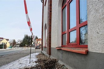 Citroën knallt gegen Gerätehaus der Freiwilligen Feuerwehr Stenn - Die Stelle auf der Juri-Gagarin-Straße, wo ein betrunkener Autofahrer gegen das Gerätehaus der Freiwilligen Feuerwehr Stenn stieß.