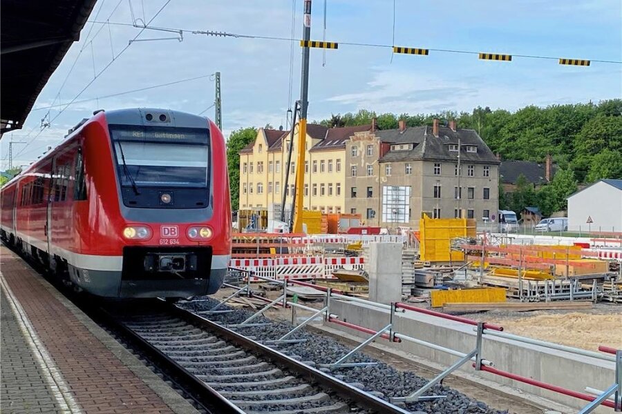 City-Bahn lässt zwischen Glauchau und Gößnitz Busse fahren - Am Bahnhof in Gößnitz laufen bereits seit Monaten umfangreiche Bauarbeiten. 