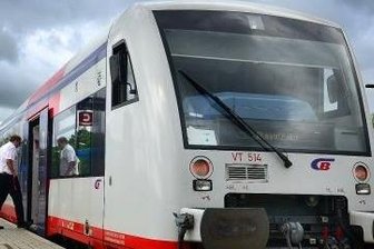 Citybahn mit unbekannten Gegenständen beworfen -