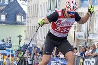 Citysprint führt steil bergauf - Wie toll sich die Unterstützung des Publikums anfühlt, erfuhr bei der Premiere des Annaberger Citysprints unter anderem Lukas Gross. Das Anfeuern hilft, die steile Strecke zu meistern. 