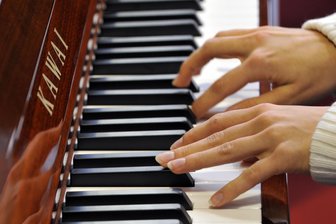 Clara-Wieck-Schüler aus Plauen bei „Jugend musiziert“ erfolgreich - Unter anderem am Klavier haben Musikschülerinnen und -schüler überzeugt.