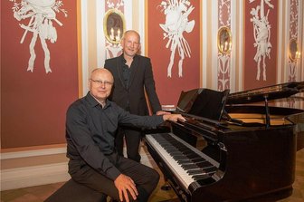 Clara-Wieck-Tage: Vogtlandmuseum Plauen zieht positive Bilanz - Bassbariton Richard Morrison (London) und Pianist Uwe Zeutzheim (Mainz) waren Solisten am Freitagabend. Das Konzert wurde mit einem Büffet im Hof des Museums abgeschlossen.