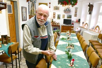 Clausnitzer feiern ihre Dorfweihnacht - Lothar Wunderlich - hier ein Bild von 2019 - hat auch in diesem Jahr das Heimathaus weihnachtlich geschmückt.