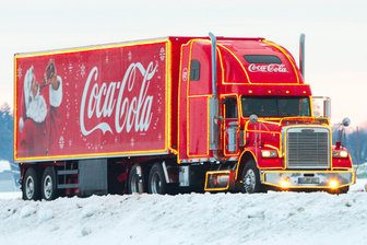 Coca-Cola-Truck: Stadt Freiberg richtet zusätzliche Parkflächen ein - Der Coca Cola-Truck wird für viele Besucher in Freiberg sorgen.