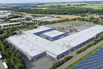 Contargo zieht im Sommer um - Blick auf das ehemaligen Crimmitschau-Center im Gewerbegebiet, wo sich die Meeraner Spedition bis Sommer ansiedeln will.