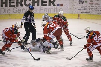 Corona-Alarm bei Eispiraten Crimmitschau: Spielabsagen drohen - Nach den Corona-Fällen dürfen die Eispiraten-Cracks vorerst nicht auf das Eis. Foto: Andreas Kretschel