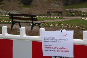 Corona: Die Lage im Kreis Zwickau am Wochenende - Leere Wege im Park "Neue Welt"