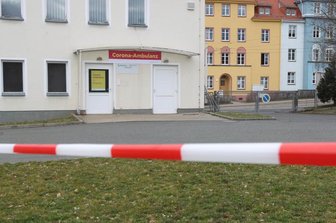 Corona: Die Lage im Vogtland am Dienstag - Wer zur Corona-Ambulanz in Plauen will, der muss ganz klare Regeln beachten. 