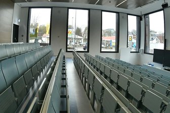 Corona: Hochschule kehrt zurück zum Digitalunterricht - Ab Ende des Monats bleiben an der Hochschule Mittweida wieder viele Hörsäle leer. Die aktuellen Entwicklungen der Coronapandemie bewegen die Bildungseinrichtung zur weitgehenden Rückkehr ins Digitale. 