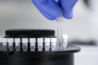 Corona in Sachsen: 41 weitere Todesfälle - In Sachsen stieg die Anzahl der Corona-Neuinfektionen gegenüber dem Vortag um 1111.