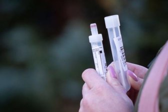 Corona in Sachsen: Anzahl der Todesfälle steigt auf über 1300 - Die Anzahl der nachgewiesenen Corona-Fälle im Freistaat stieg von Montag auf Dienstag um 1798 auf 73.199.