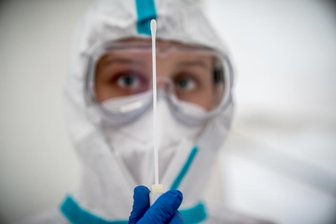 Corona in Sachsen: Erneut mehr als 200 Todesfälle - Inzidenz sinkt unter 300 -