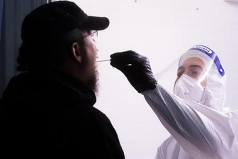 Corona in Sachsen: Soldaten helfen im Erzgebirge, Vogtland verschärft Maßnahmen -