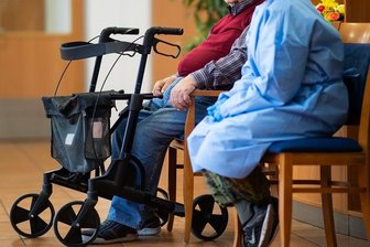 Corona-Lage im Landkreis Zwickau: Gesundheitsamt meldet mehr als 300 Neuinfektionen - Inzidenzwert steigt auf über 200 - 