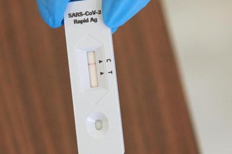            Ein Corona-Schnelltest mit negativem Ergebnis.