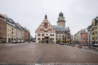 Corona-Lage im Vogtland: Impfzentrum in Plauen soll länger öffnen -